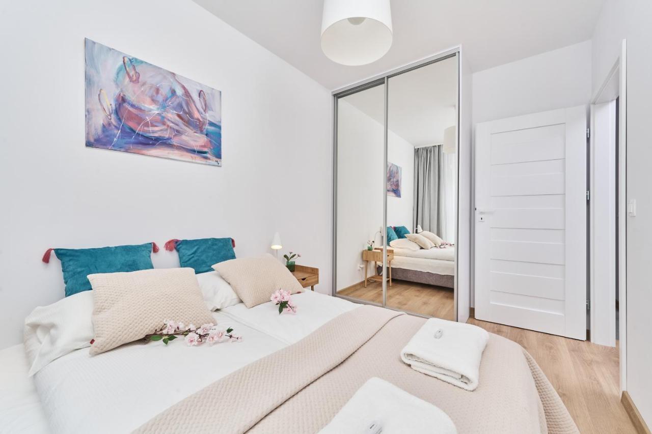 Apartment Wichrowa With Free Garage Wroclaw By Noclegi Renters 外观 照片