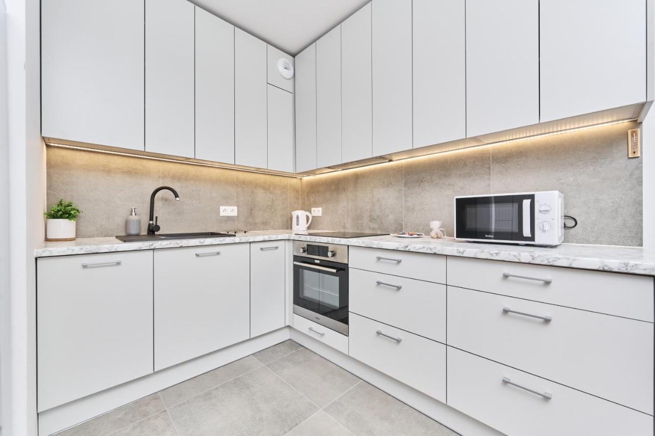 Apartment Wichrowa With Free Garage Wroclaw By Noclegi Renters 外观 照片