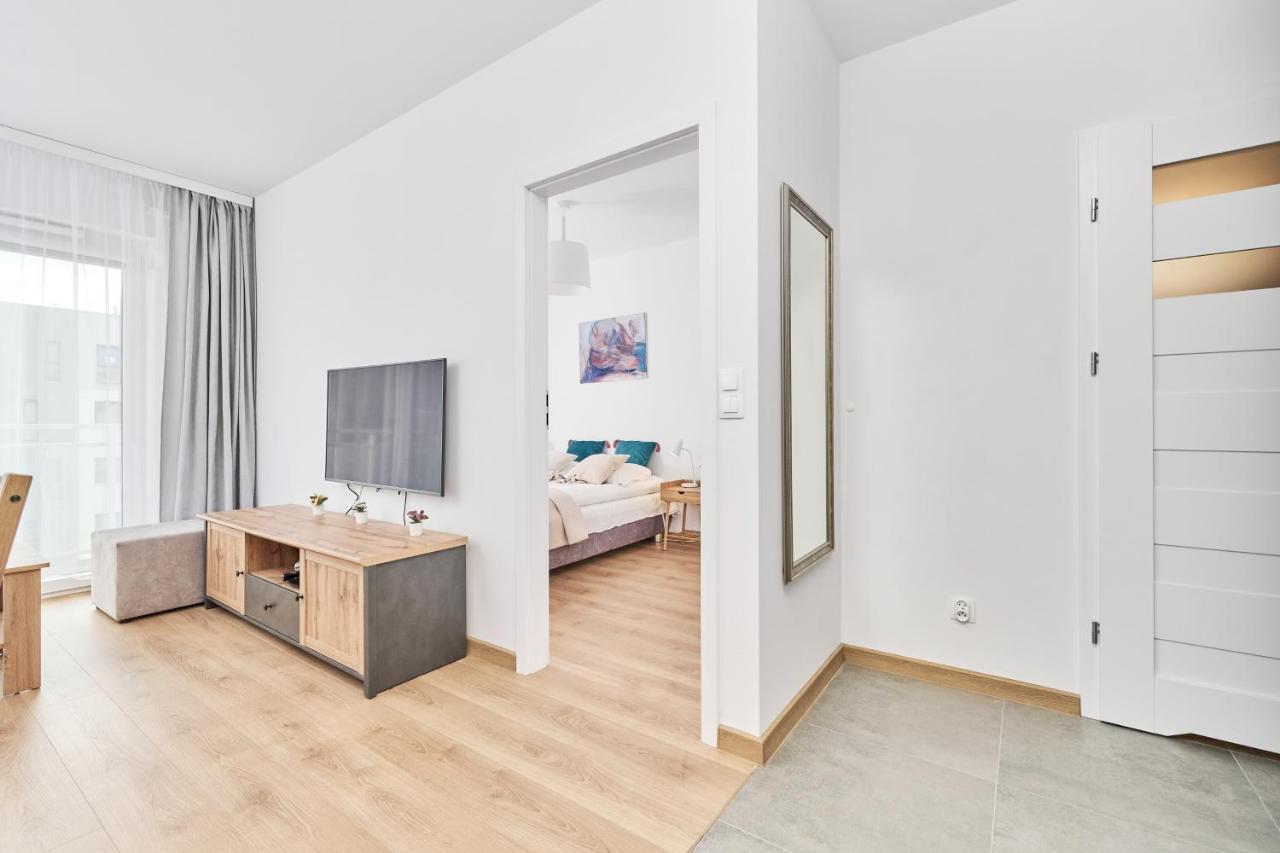 Apartment Wichrowa With Free Garage Wroclaw By Noclegi Renters 外观 照片