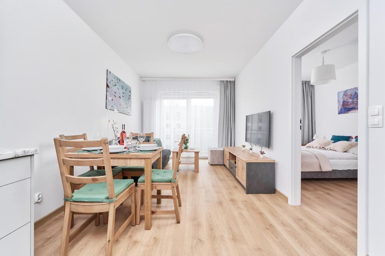 Apartment Wichrowa With Free Garage Wroclaw By Noclegi Renters 外观 照片