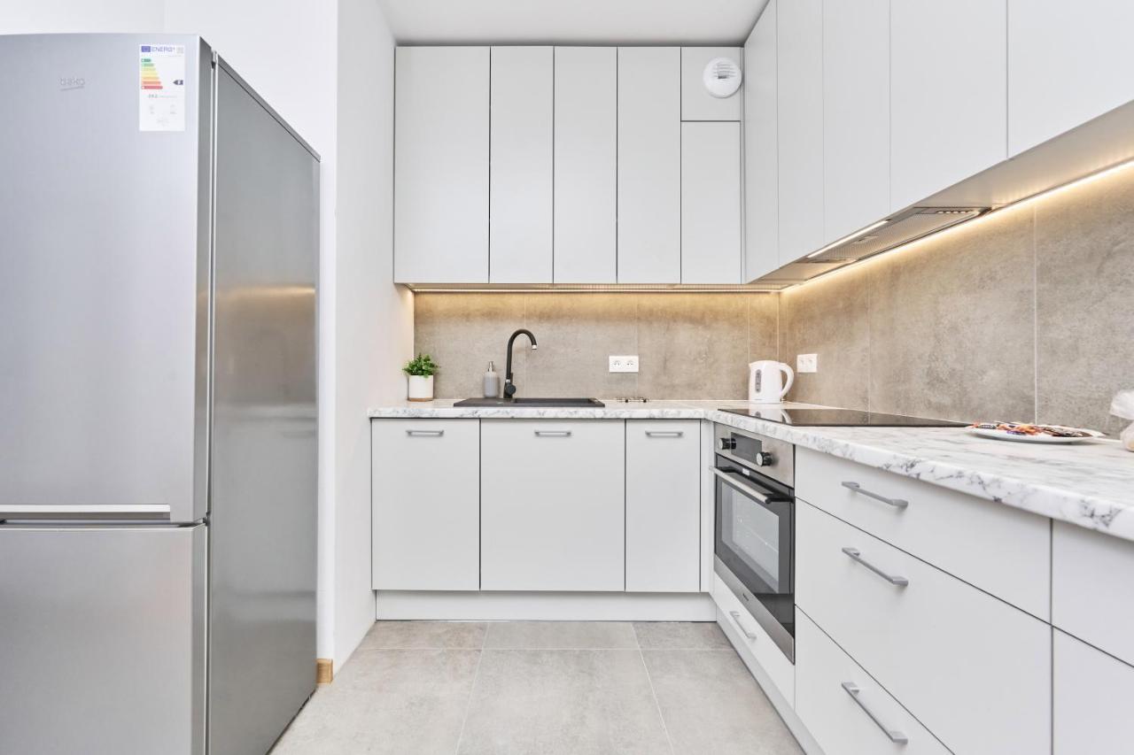 Apartment Wichrowa With Free Garage Wroclaw By Noclegi Renters 外观 照片